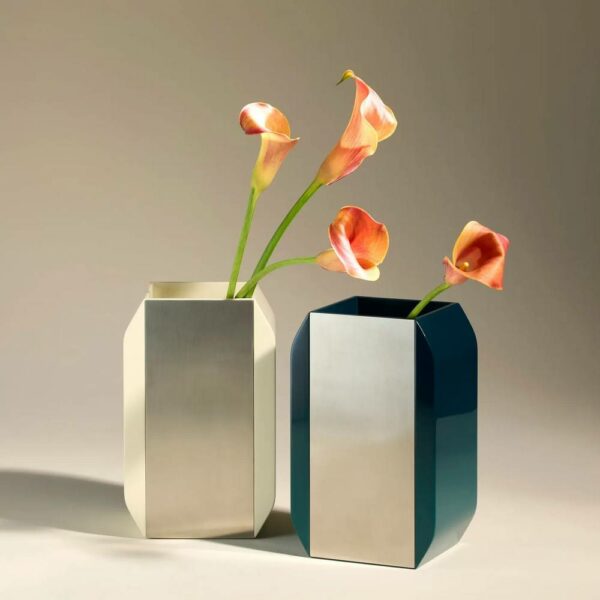 Oscar Vase - Ecru, 13.6x10xH13.6