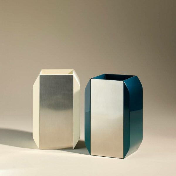 Oscar Vase - Ecru, 13.6x10xH13.6