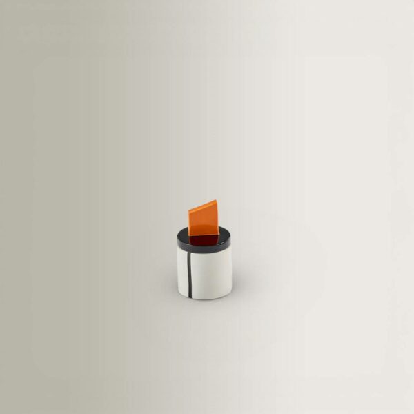 Αρωματικό Κερί Candela 02 – Black/Orange, 8,5×8,5×14