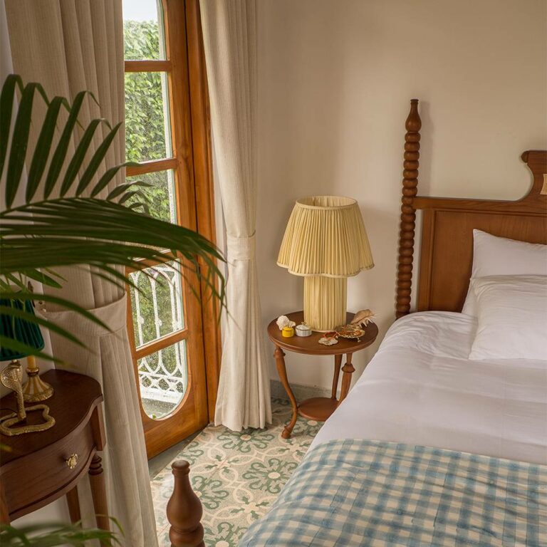 Επιτραπέζιο Φωτιστικό Myra - Silk Buttercup, 57x18x40